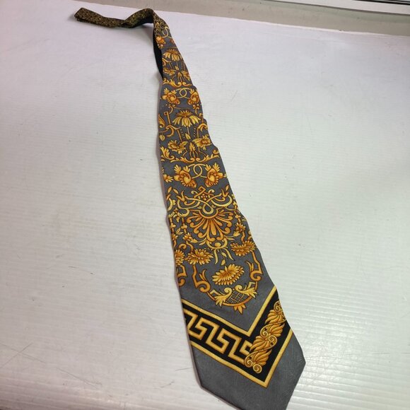 Vintage Gianni Versace Tie  Necktie Made in Italy 68" x 4" - Picture 3 of 8